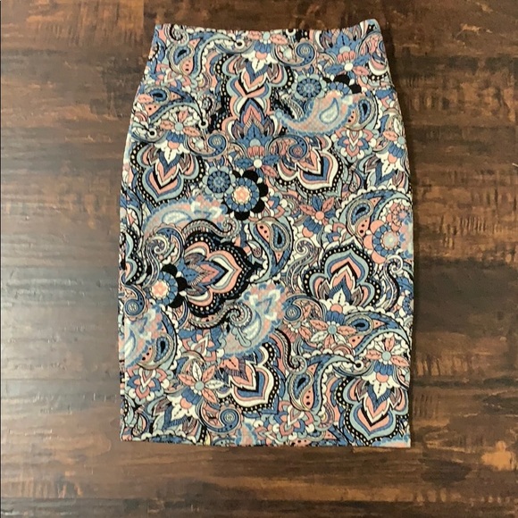 LuLaRoe XS Cassie - Picture 1 of 4